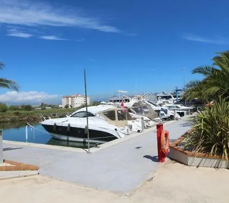 Oceanic Sun & Beach Holidays Lejlighed